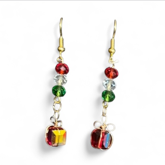 Hand Crafted Jewelry - 🎄Hand Crafted Christmas Present glass beaded earrings